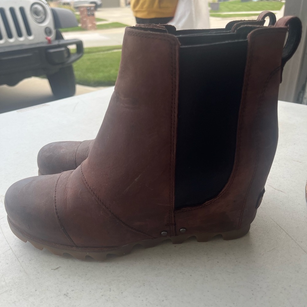 Sorel Black and Maroon Wedge Booties
